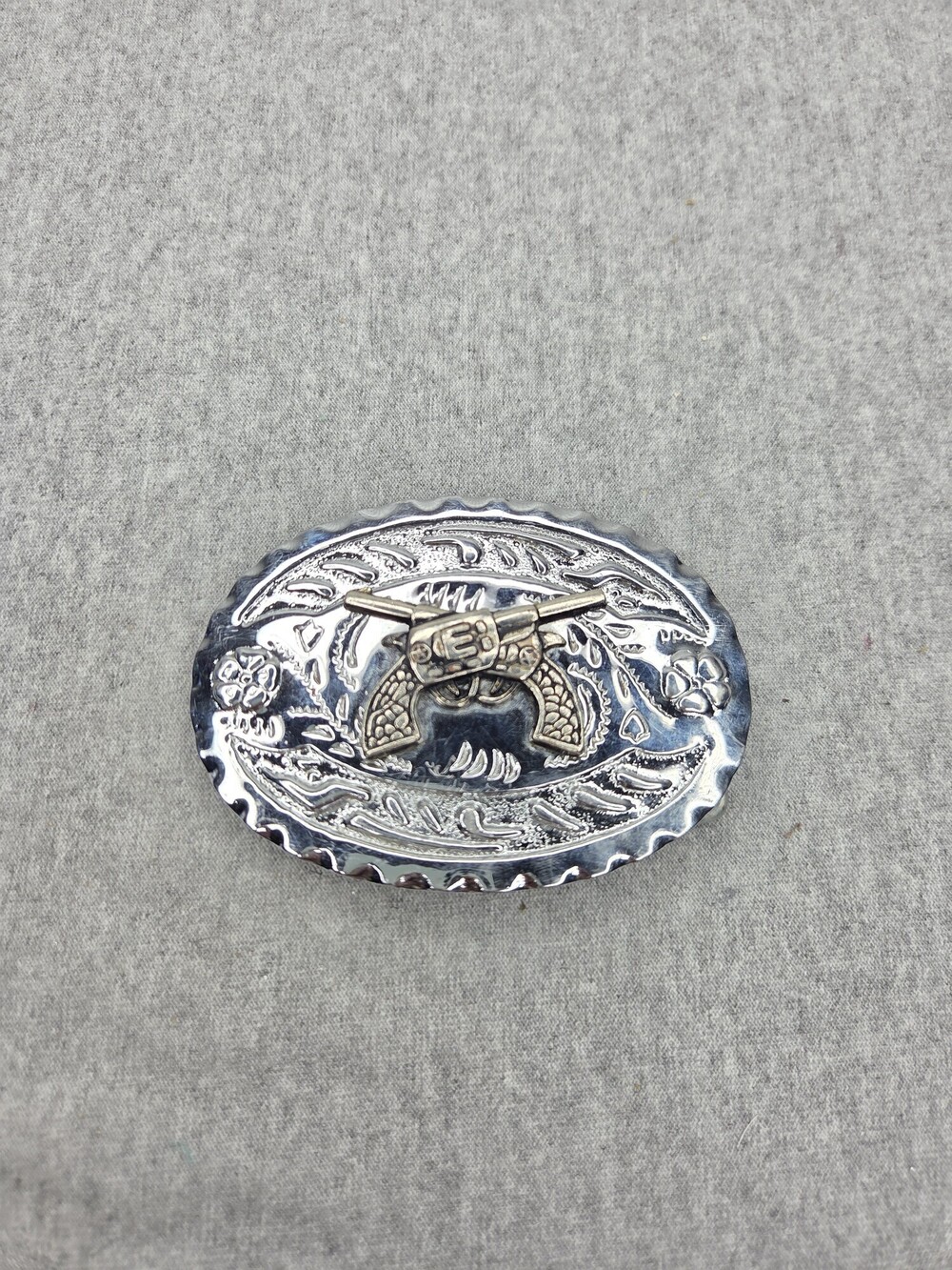 Vintage Late 1980s Crossed Revolvers Belt Buckle Western Cowboy Six Shooter